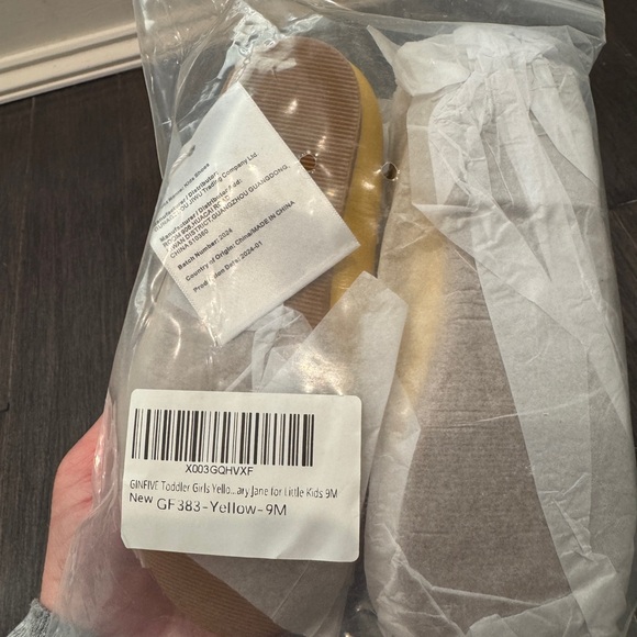 NWT Toddler Girl Size 9M Yellow Daisy Kids Dress Shoes with Velcro Close - Picture 7 of 7